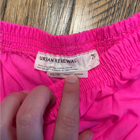 Pink short - Picture 3 of 4